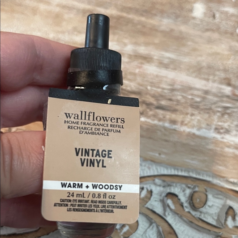 Wallflower Vintage Vinyl Fragrance Refill - Warm & Woodsy